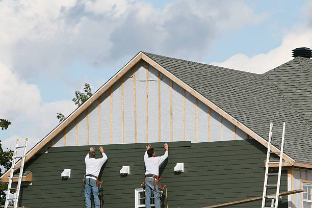Professional Siding Installation technician working in Fairfax, SC